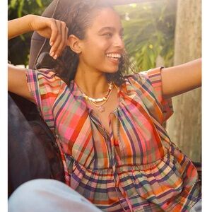 ANTHROPOLOGIE THE TAVI BLOUSE BY PILCRO: BABYDOLL TEE EDITION